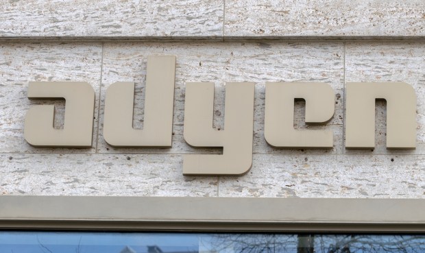 Adyen and InvoiceASAP Team on Instant Deposits