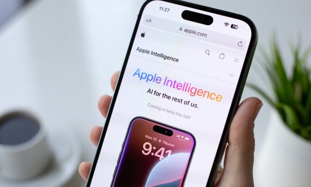 Apple Plays AI Catchup in Hopes of Creating New Mobile Commerce Frontier