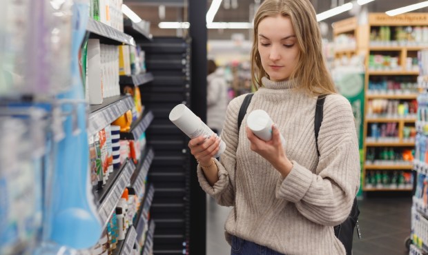 Mixed Signals: Consumer Confidence Rises Slightly as Economic Uncertainties Linger