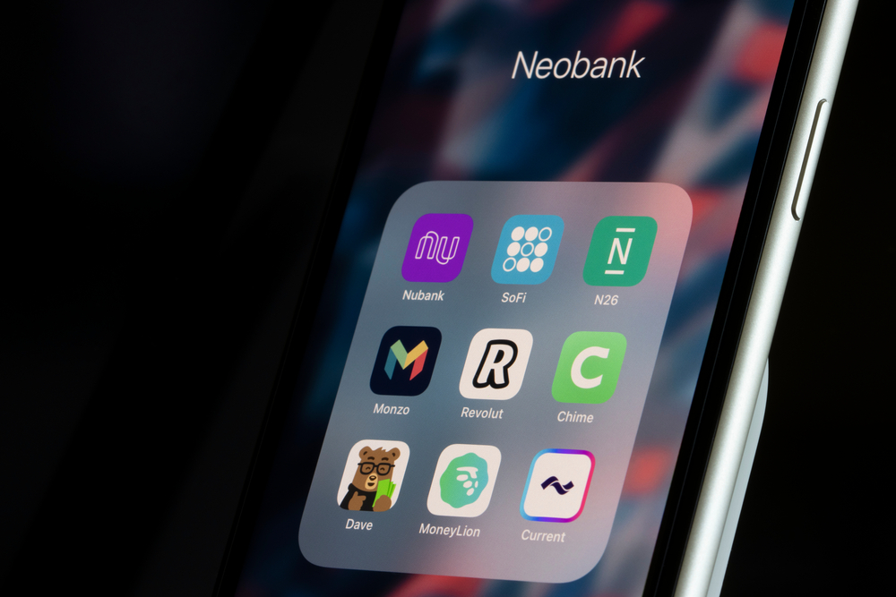 Neobanks Bet on Direct Deposits to Keep Fickle Consumers Sticky