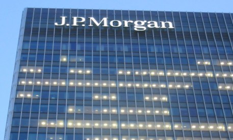 JPMorgan Prioritizing AI Hires Over Bankers