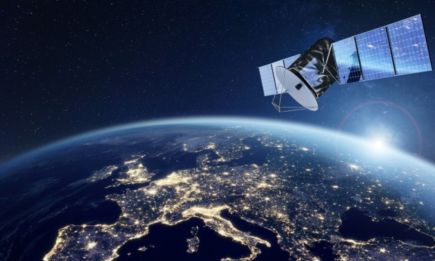 FCC Opens Digital Commerce Fast Lane With New Satellite Spectrum