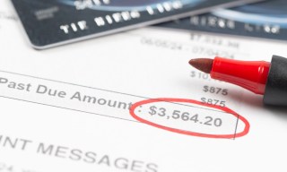 Consumer Lenders Worry as Borrowers Struggle With Bills