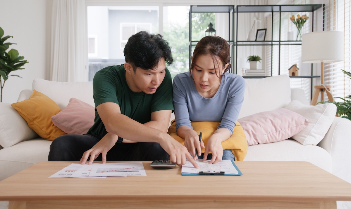 Inflation Cools, but Paycheck-to-Paycheck Consumers Still Feel the Heat