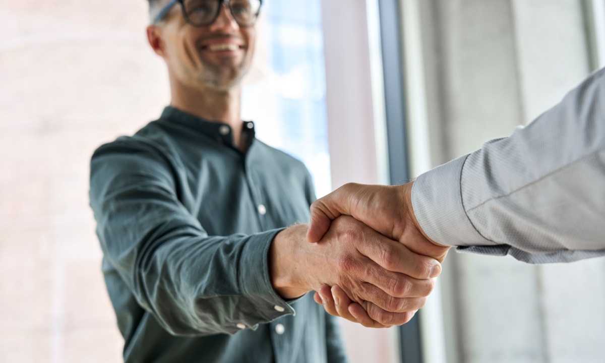 Beyond Big Names: How Community Banks and Credit Unions Can Attract Corporate Clients