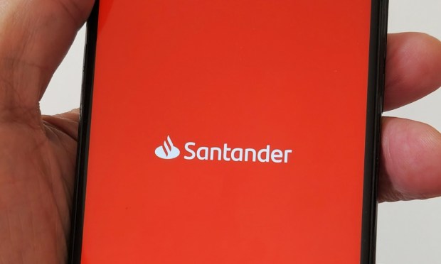 Santander Pitches Savings Plan to Verizon Customers