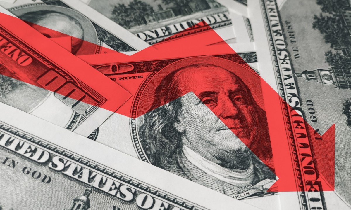Banks Cut Interest Rates Paid on Corporate Deposits