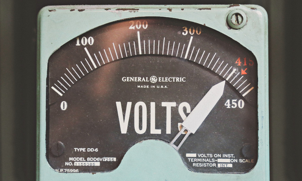 US Power Grid Bottlenecks Threaten AI Innovation, Experts Say