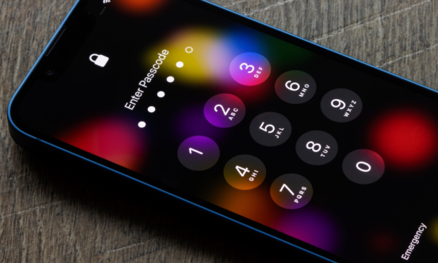 Apple Security Feature Reboots Phones After 72 Hours of Inactivity