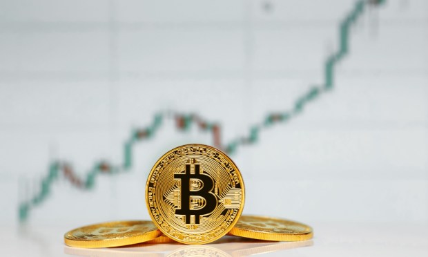 Bitcoin Crosses $100K Threshold on News of Trump’s SEC Pick