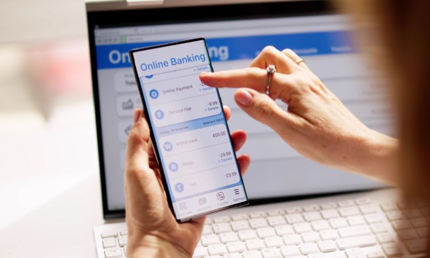 Only 4% of US Households Are Unbanked