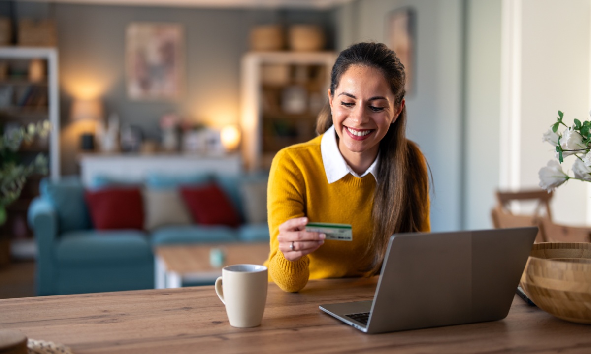 retail, data readiness, holiday spending