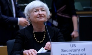 Yellen Cautions Trump Against Meddling With Financial Regulations