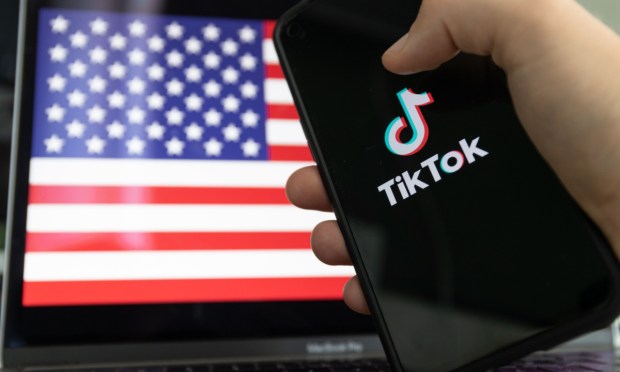TikTok Returns to Apple and Google App Stores