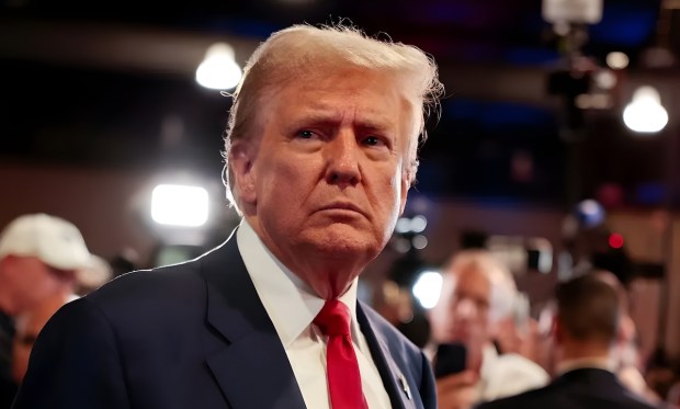 Trump Sets Meeting With Tech CEOs as Tariff Pressures Set In