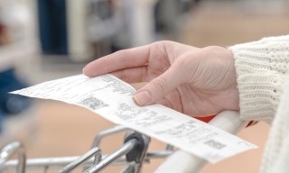 Spending Caution Sets In as Consumers Weigh Economic Outlook