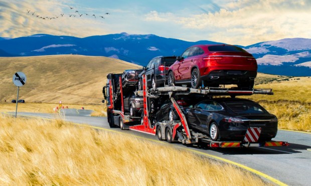 Auto Hauler Exchange Raises $5 Million for Vehicle Shipping Platform