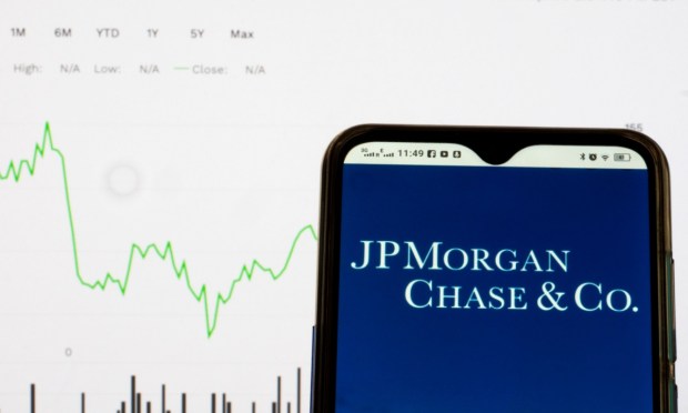 JPMorgan Chase Begins About 1,000 Layoffs While Continuing to Hire