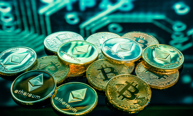 Tech Billionaires Launch Erebor Bank to Fill SVB’s Gap