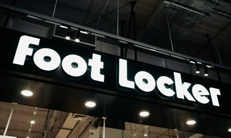 Foot Locker, earnings