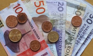 Cashless Countries Rethink Switch Amid New Cyberthreats