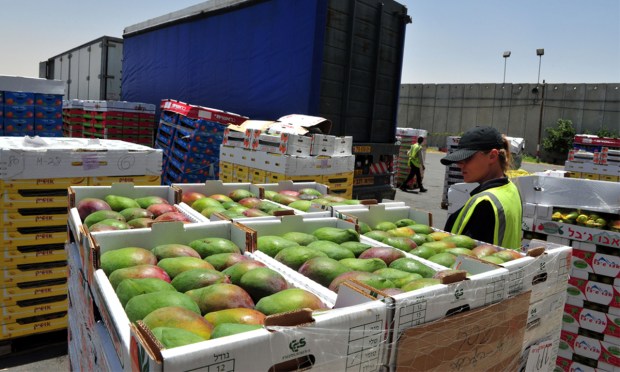 Banks and FinTechs Navigate Market Mayhem Amid Escalating Tariff Fears