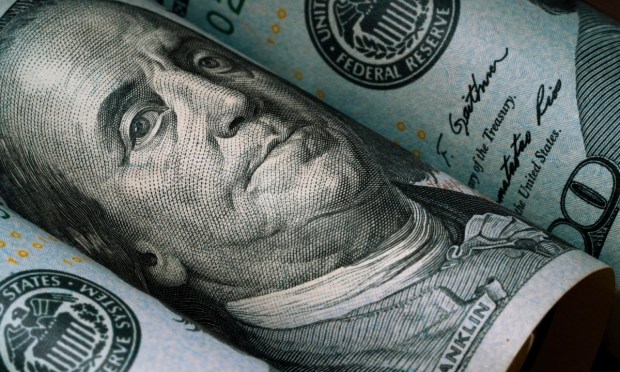 US Investors Conserving Cash Amid Tariff Troubles