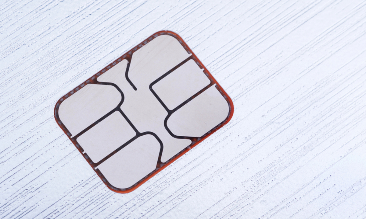 Metal Payment Cards Move From Luxury to Everyday as Fraud Fears Deepen