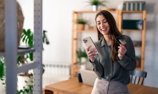 Banks Use Payout Moments to Build New Customer Relationships