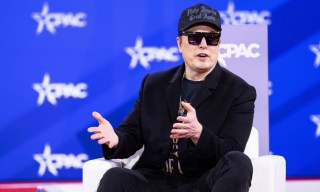 Musk Back to ’24/7′ Work at His Companies Amid X Outage