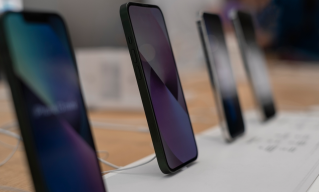 IDC Lowers Worldwide Smartphone Shipment Forecast, Citing Uncertainty and Tariffs