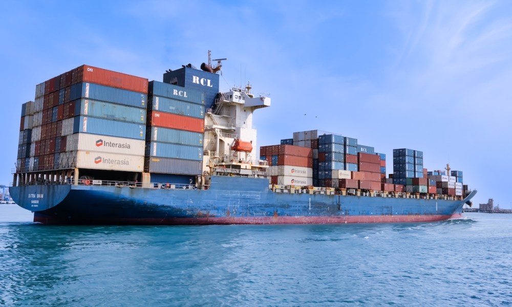 Tariffs Drive Smartphone Manufacturers to Boost US Inventory