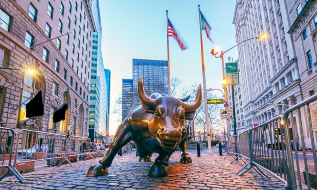 Banks Navigate Digital Asset Boom, Regulatory Shift Amid Economic Headwinds