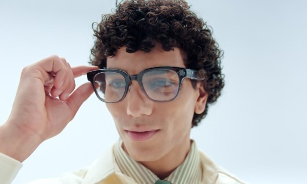 Alipay Touts World’s First Smart Glasses Embedded Payment Transaction