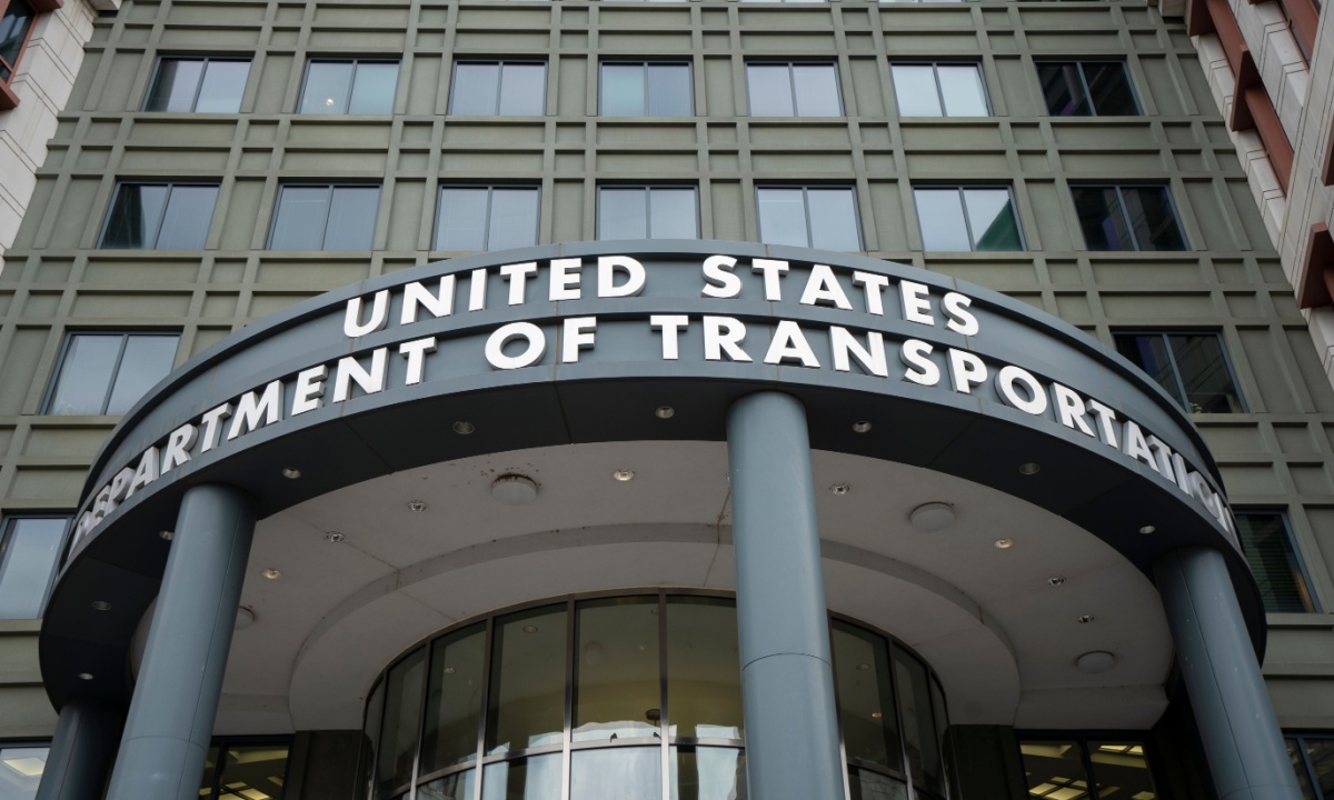 Transportation Department to Streamline Regulations for Self-Driving Car Manufacturers