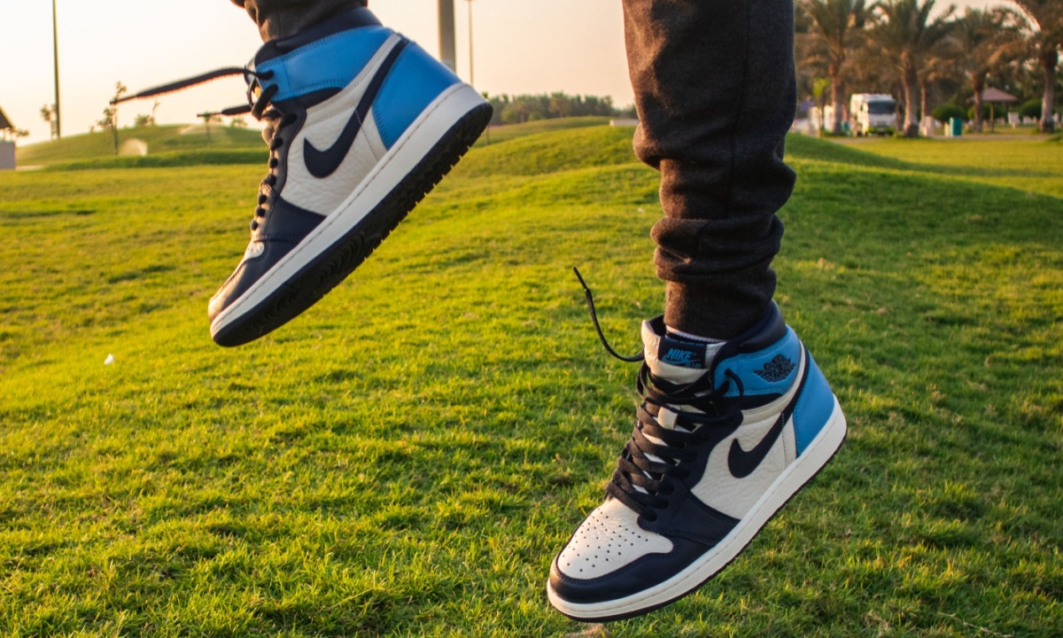 CE 100 Index Soars 4.3% as Nike Races Ahead After Earnings