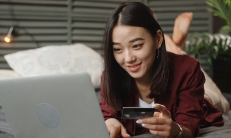Social Media Shapes Gen Z Credit Card Switching
