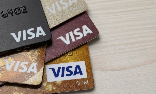 Top Performing Card Issuers Ace the Cardholder Personalization Test