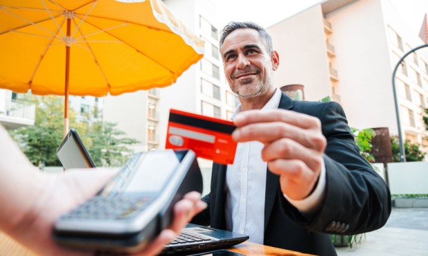 PhotonPay Adds Physical Mastercard Commercial Credit Card to Global Payment Solutions