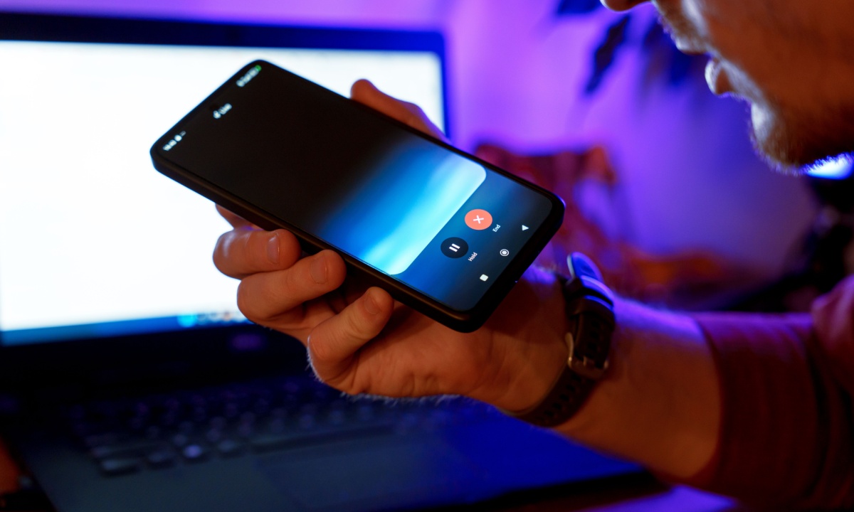 Nobody’s Talking: Voice Interfaces Face Hurdles for Wide Adoption