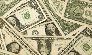 Bank of England Asks Lenders to Assess Dependence on US Dollar