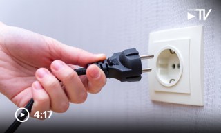 Lenders Turn Perks Into Power for Subprime Customers