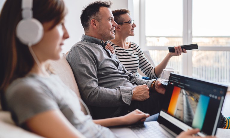 41% of Consumers Stick to Basic Tech While 10% Push the Limits