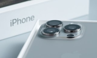 Apple Plans 3-Year iPhone Revamp