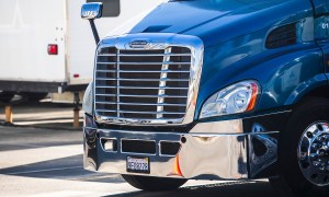 Daimler Truck Looks for Partner in Self-Driving Venture