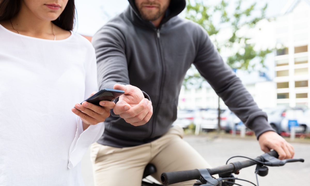 Crypto Robberies Linked to Mobile Phone Thefts Surge in London