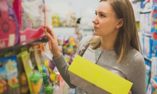 Holiday Shopping Season Starts Early as Consumers Expect Price Increases