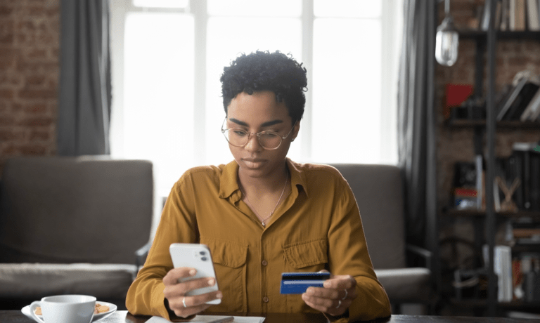 woman online shopping