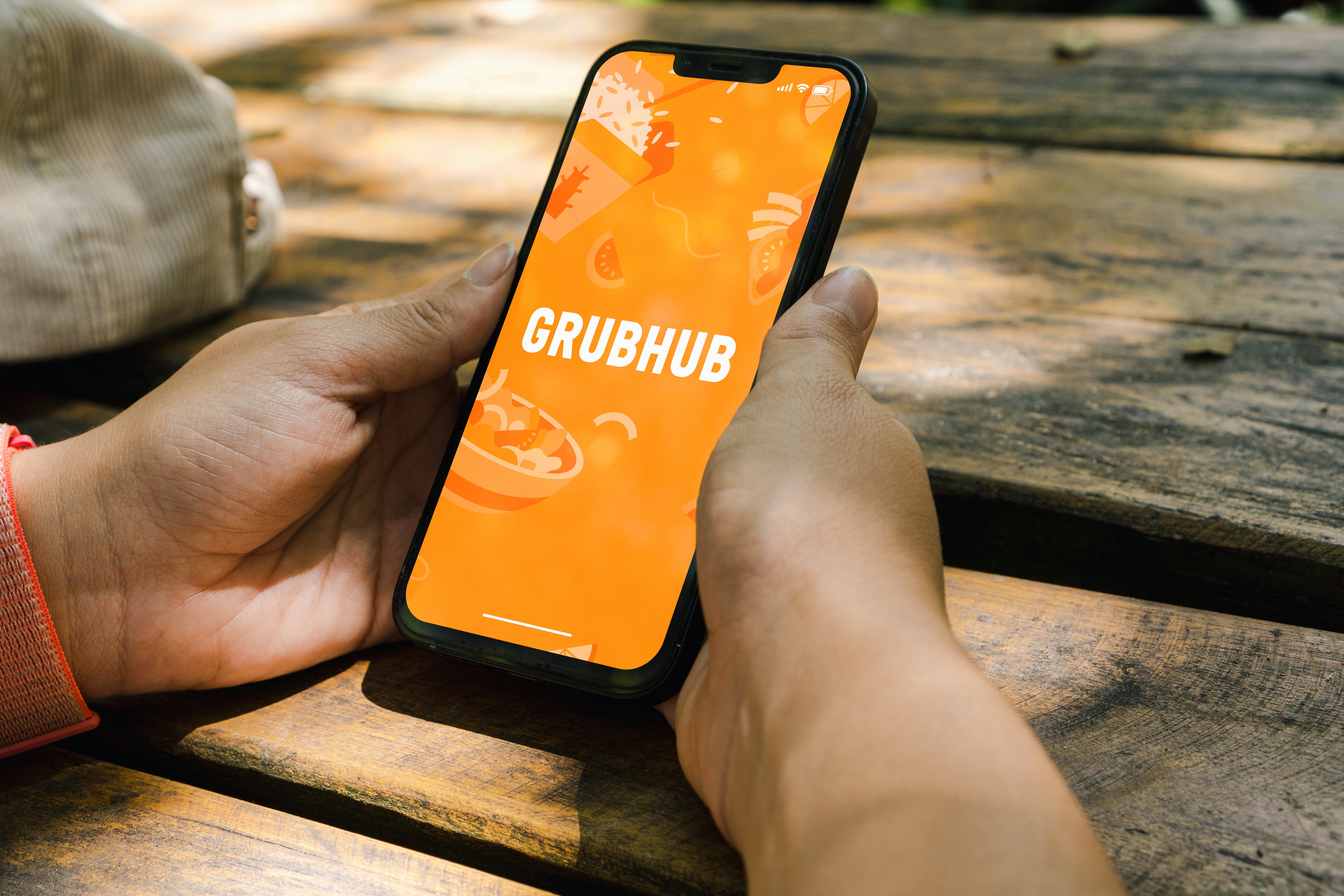 Grubhub Platform Integrates Grocery Delivery Powered by Instacart