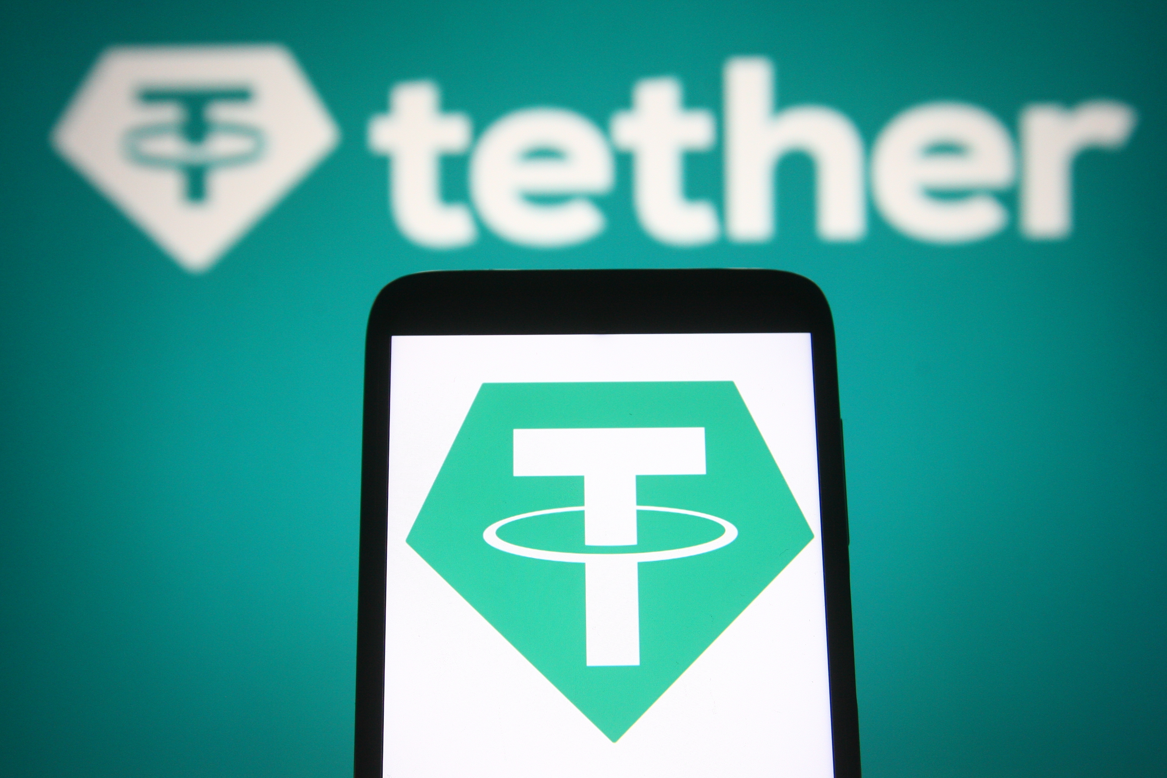 Tether Chief Says Bitcoin and Gold Will ‘Outlast’ Other Currencies